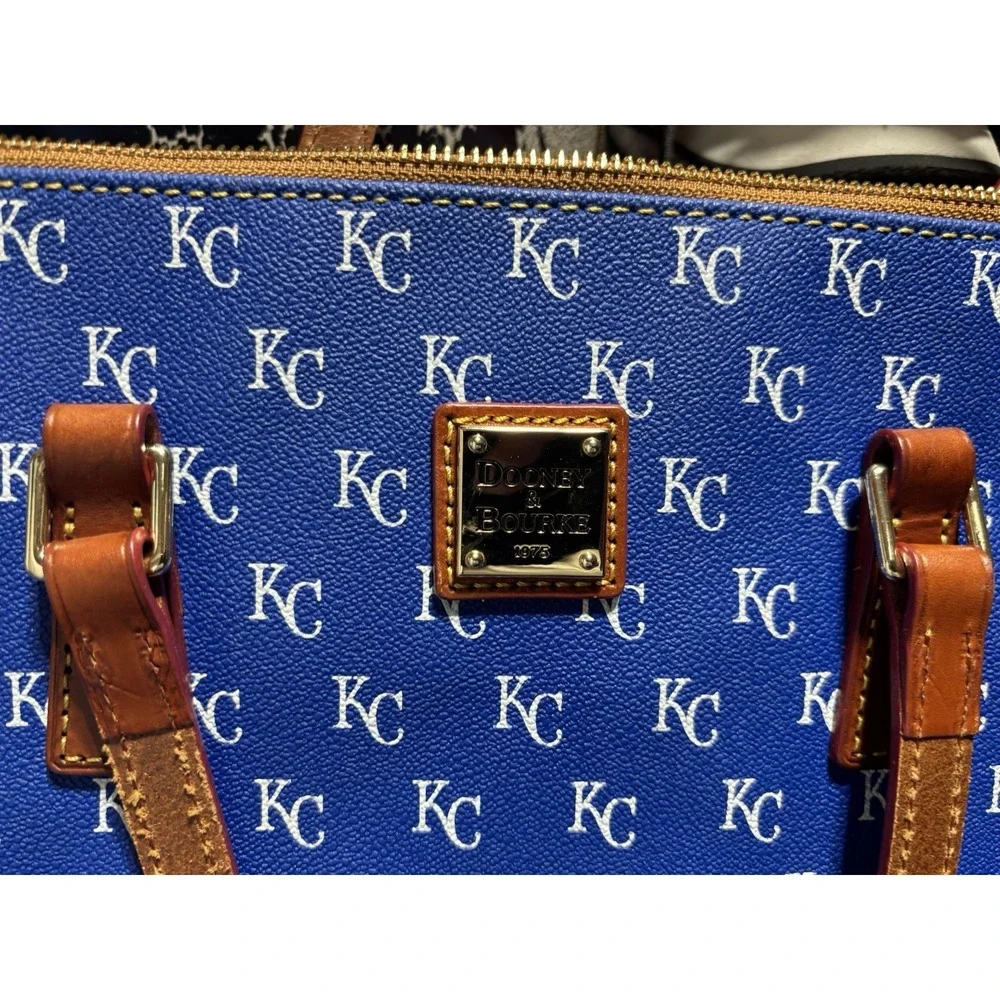 MLB Dooney & Bourke Kansas City‎ Royals Baseball Zip Zip Satchel Purse PRE-OWNED